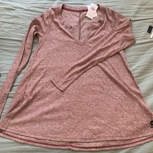 Long sleeve shirt.